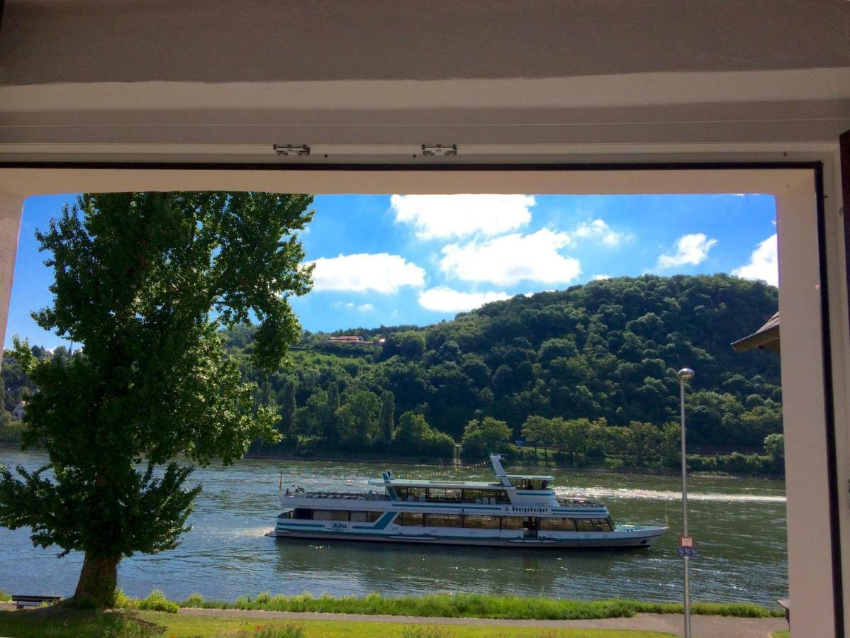 Haus Am Ufer Mit Rheinpanoramablick Lägenhet Koblenz  Exteriör bild