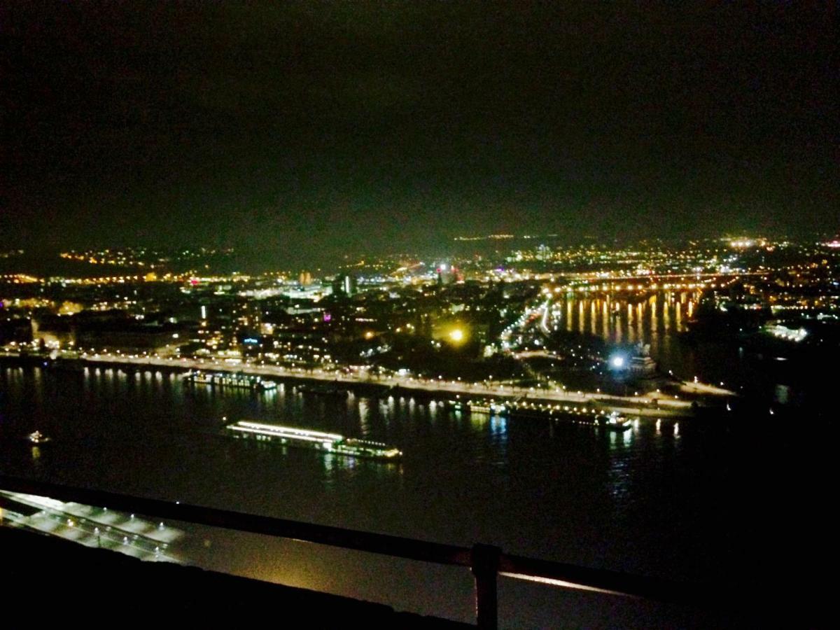 Haus Am Ufer Mit Rheinpanoramablick Lägenhet Koblenz  Exteriör bild