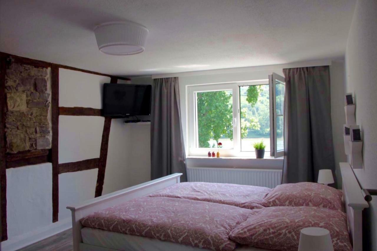 Haus Am Ufer Mit Rheinpanoramablick Lägenhet Koblenz  Exteriör bild