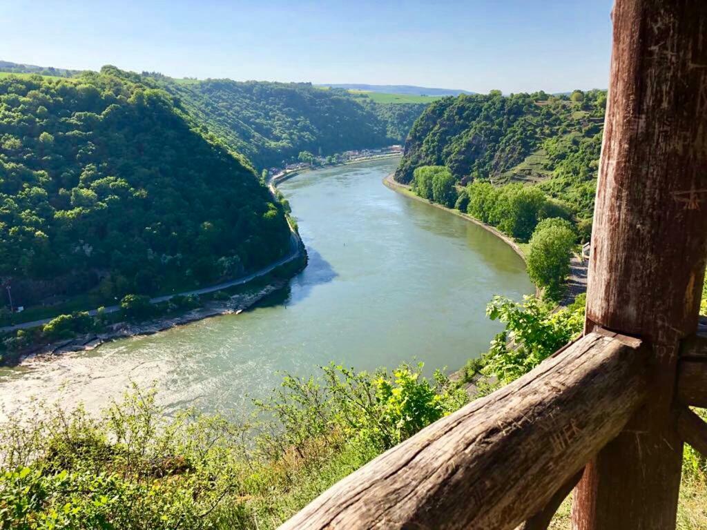 Haus Am Ufer Mit Rheinpanoramablick Lägenhet Koblenz  Exteriör bild