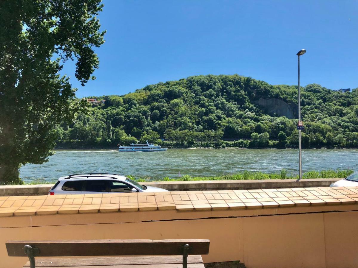 Haus Am Ufer Mit Rheinpanoramablick Lägenhet Koblenz  Exteriör bild