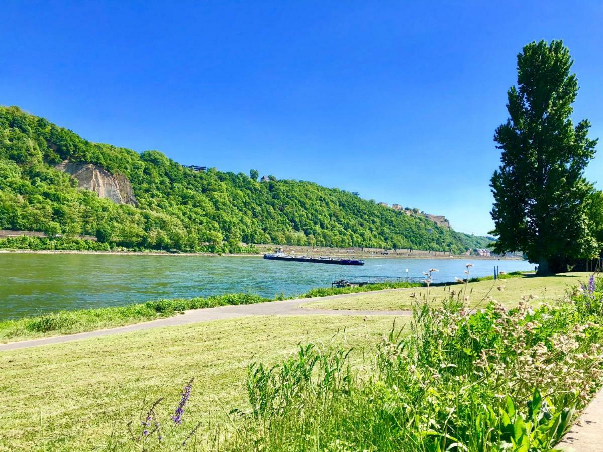 Haus Am Ufer Mit Rheinpanoramablick Lägenhet Koblenz  Exteriör bild